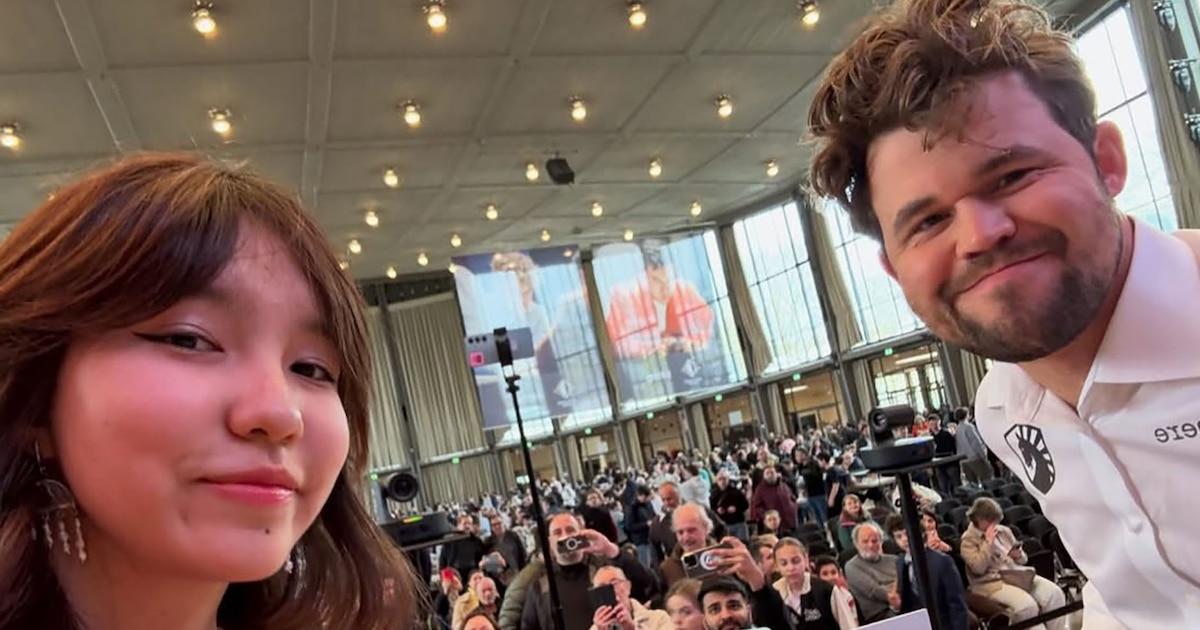 Árbitro interviene por móvil en partida de ajedrez árbitro interviene por móvil en partida de ajedrez