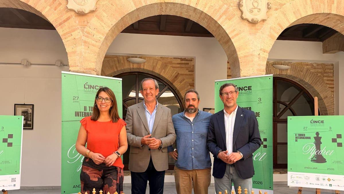 Competición ajedrez Andújar Ajedrecistas compitiendo en Jaén