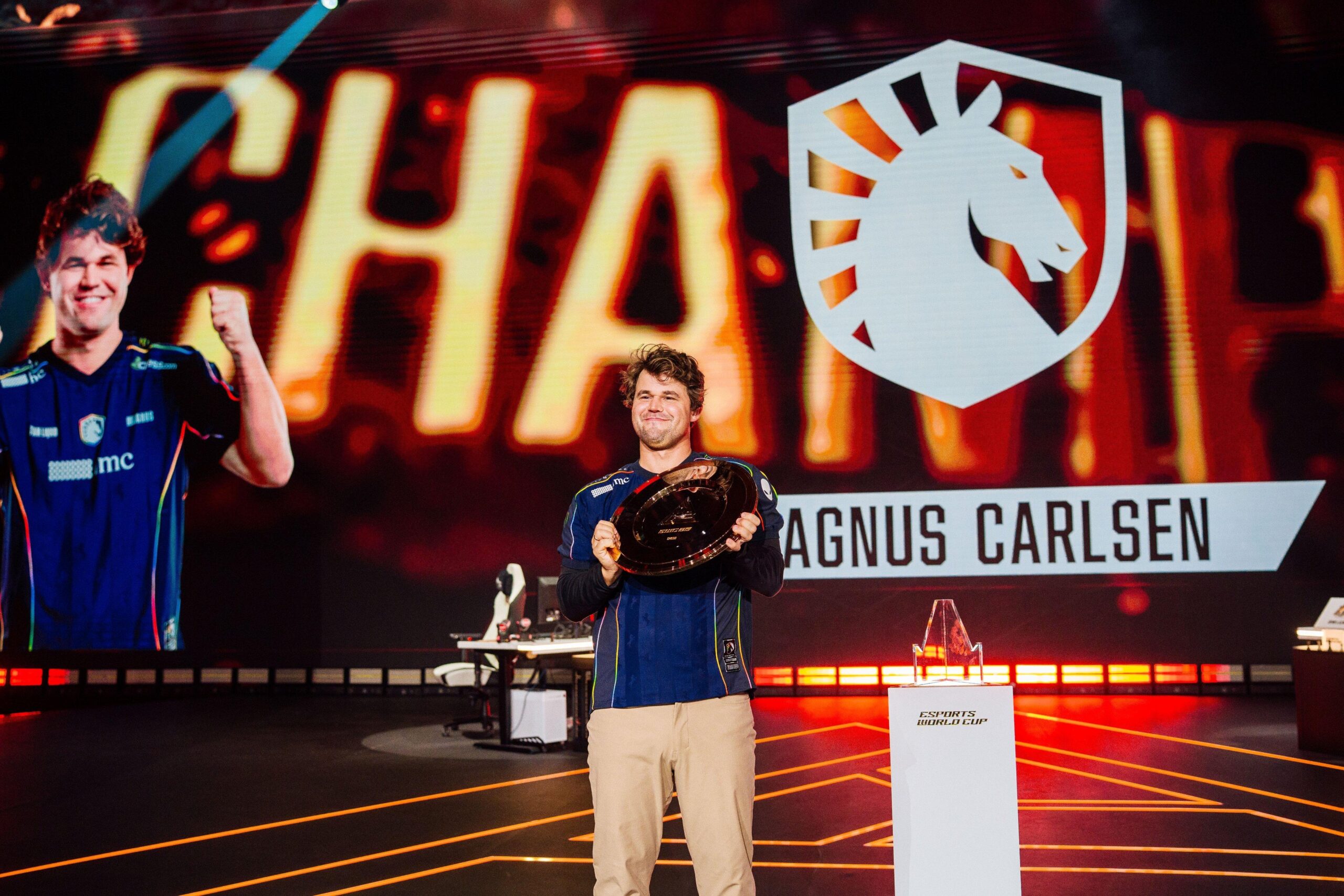 Magnus Carlsen en partida Magnus Carlsen jugando